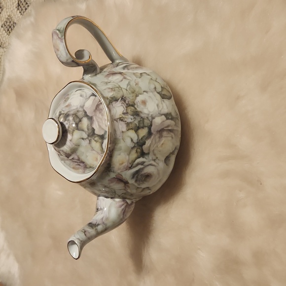 Special Place Teapot - Picture 3 of 9